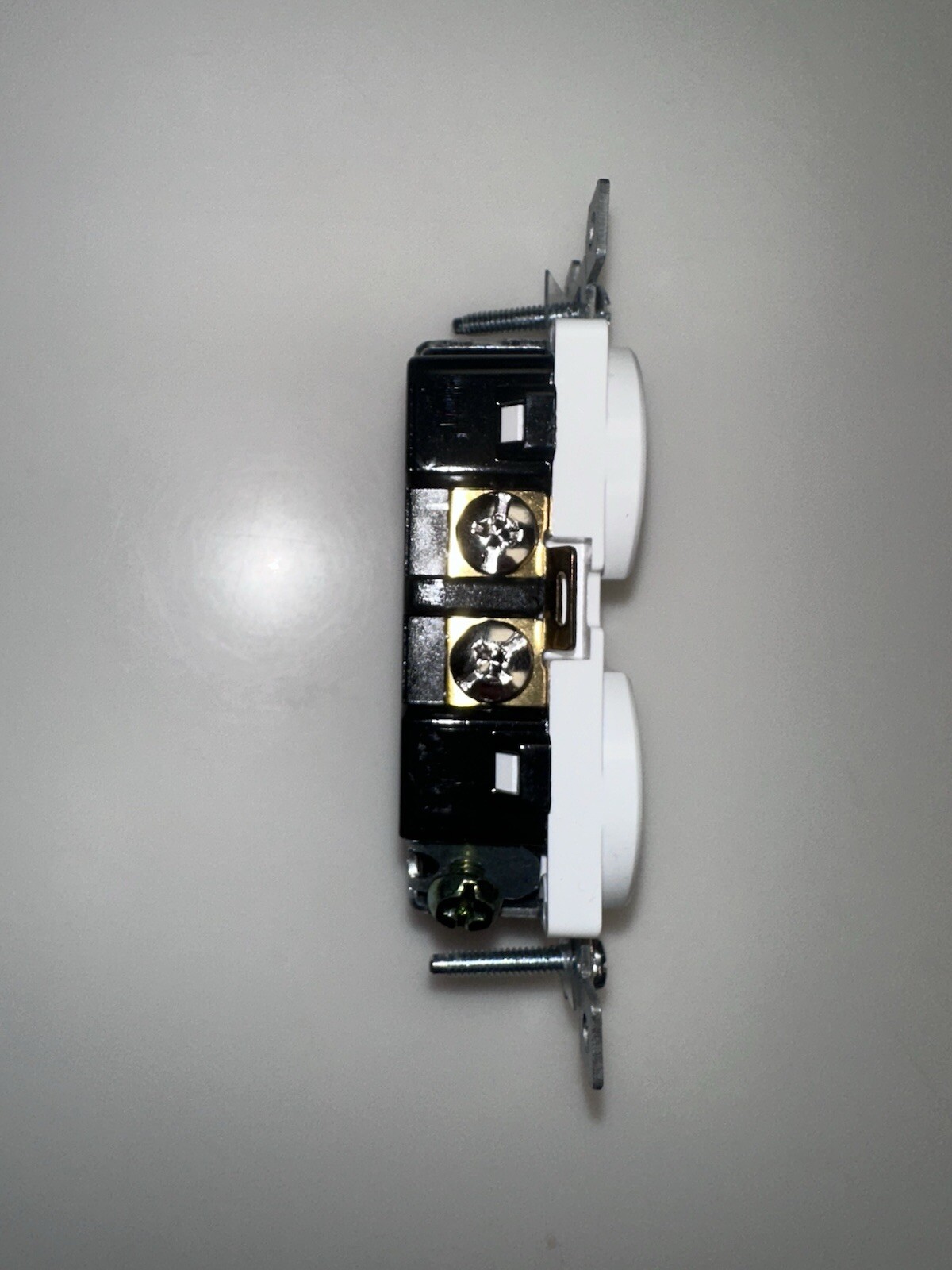 Duplex Electrical Receptacle Outlet 15 Amp 220V, 240V, 250V Industrial Grade