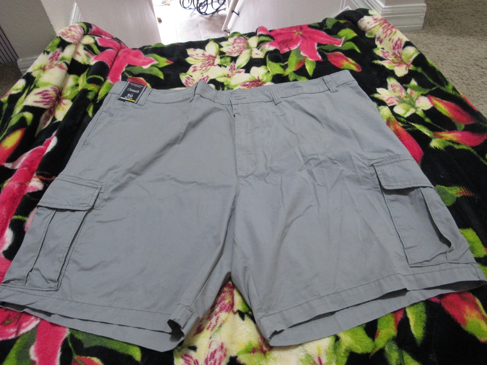 ROUNDTREE & YORKE, MEN'S NEW GRAY COTTON FLAT CASUAL CARGO SHORTS, SIZE 50
