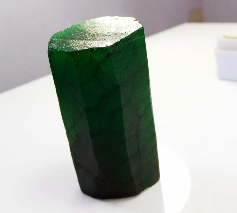 Pedra preciosa solta enorme bruta colombiana esmeralda verde certificação natural 270,20 quilates - Imagem 2 de 4