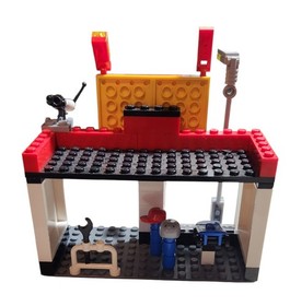 Lego City Corner 7641 Retired Set