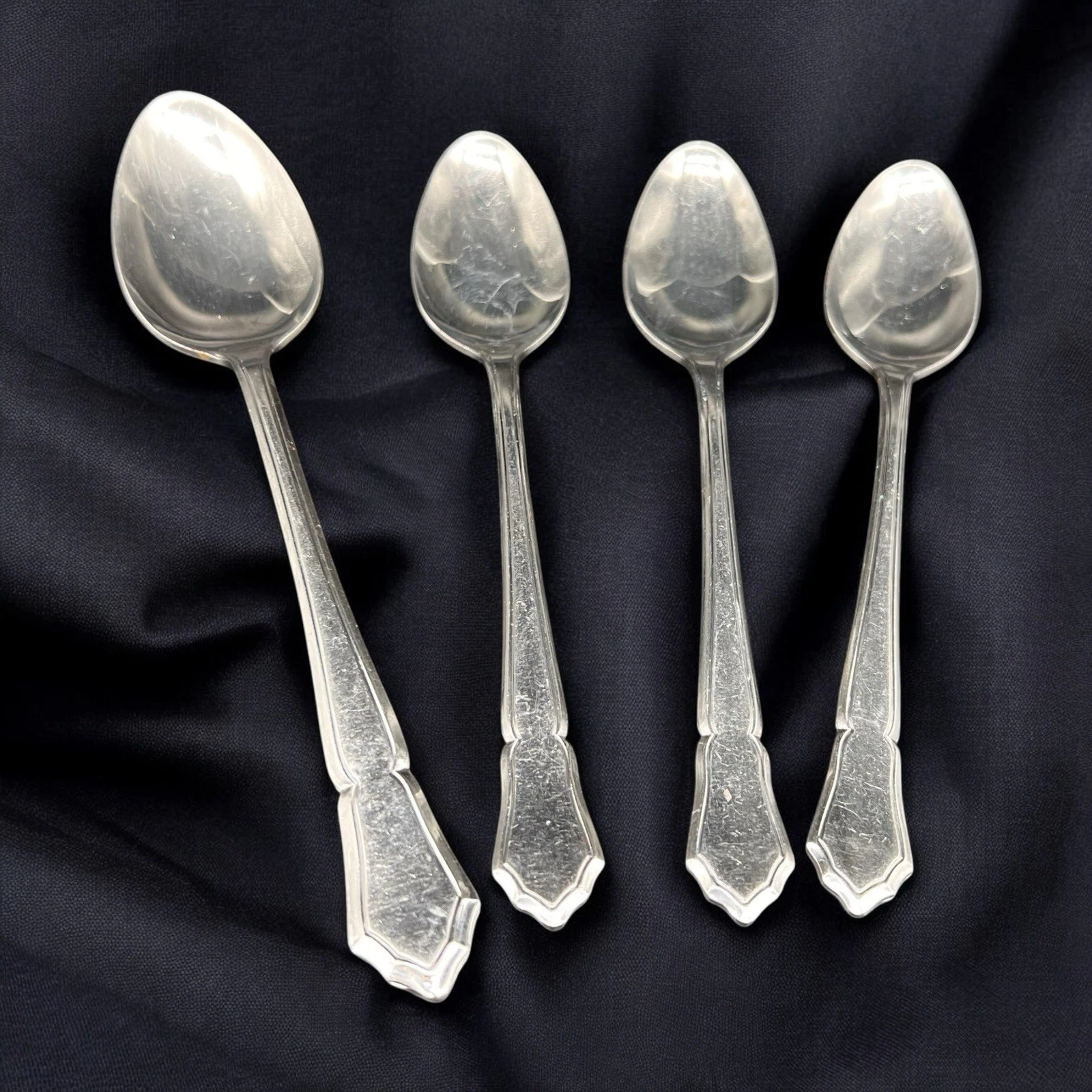 Lot Of 4 Barclay Geneve BAG8 Spoons Flatware 3 Oval Soup Spoon 1 Tablespoon READ