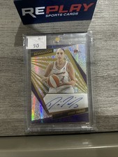 2022 Panini Revolution WNBA - Autographs Diana Taurasi #AG-DTR (AU)