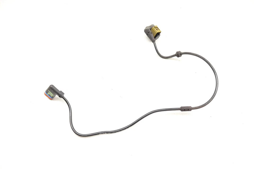 MERCEDES-BENZ E63 AMG S - Arnés de cableado sensor de nivel de altura de suspensión trasera Foto 2 de 4