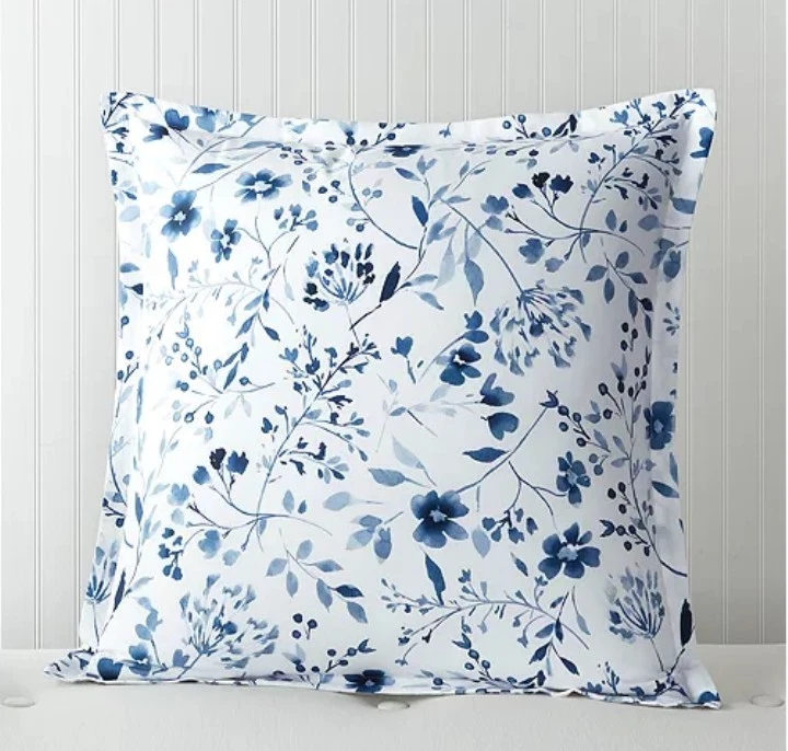 Bloomingdale's Sky "Gracie" Juego de 2 fundas de almohada Euro, satén de algodón, ¡NUEVO CON ETIQUETAS! Foto 3 de 4