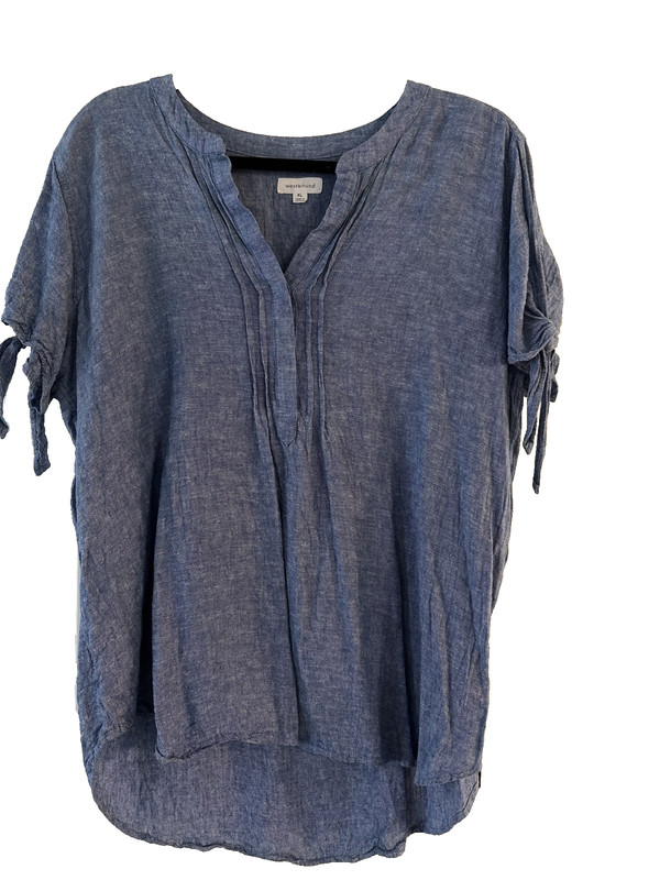 XL Chambray WESTBOUND Minimalist V Neck -  Hi Low Top
