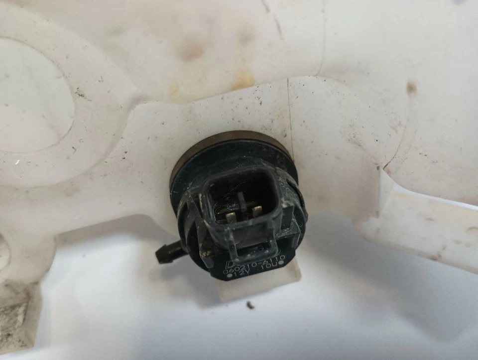 Wash Reservoir from 2018 Subaru XV CROSSTREK 10690812 - Image 4 of 4