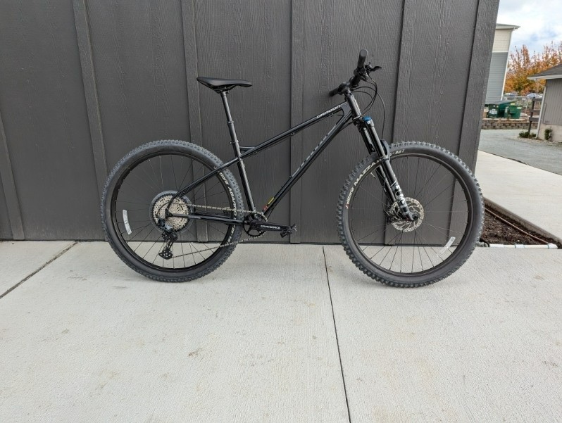 (New other (see details)) Jamis Dragon - Hardtail Mountain Bike Floor Model -   (Large 19” Frame) (2000.00 USD)