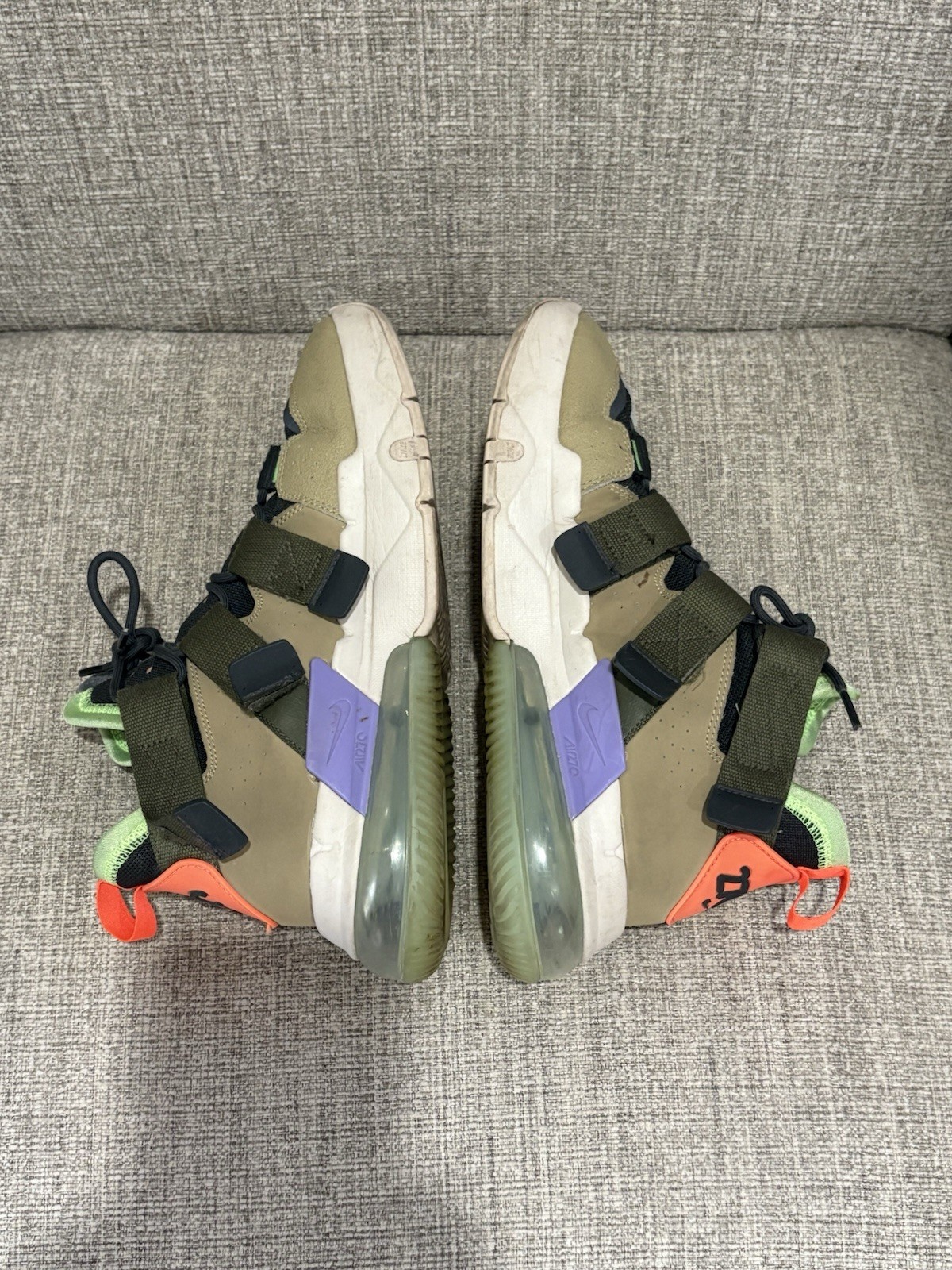 Nike Men's Air Edge 270 Sneakers in Parachute Beige Size 8.5 thumbnail 6