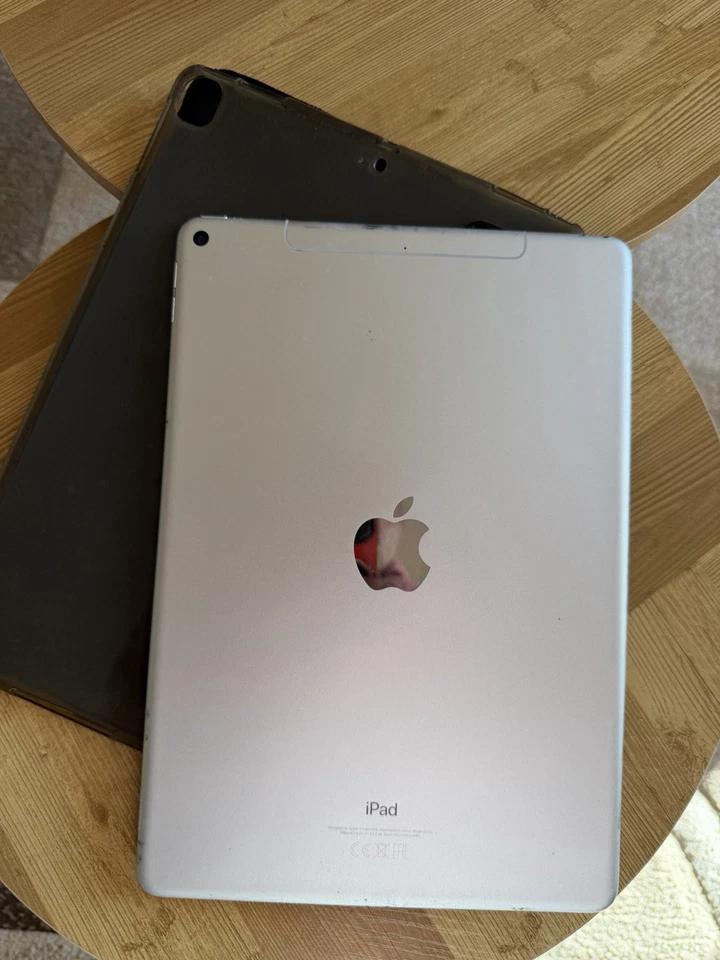 Apple iPad Air (3rd generation) · 64GB · Cellular, foto 2 di 2