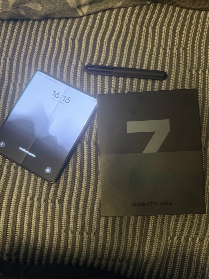 Samsung Galaxy Z Fold3 5G · 256GB, Foto 1 von 5