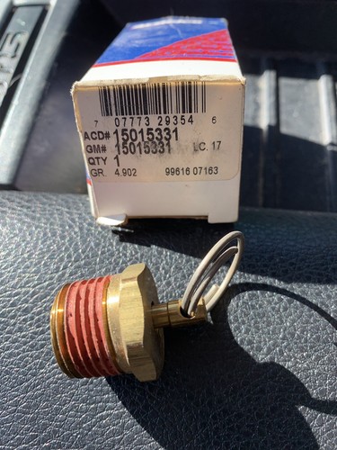 New 97-08 Chevrolet T6500 Front Axle Service Reservoir Drain Valve Assembly OEM - Picture 2 of 2