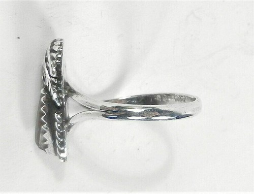 Handmade-Unsiogned Sterling Silver Mother-Of-Pearl Ring - Floral Motif - Size 7 - Picture 3 of 7