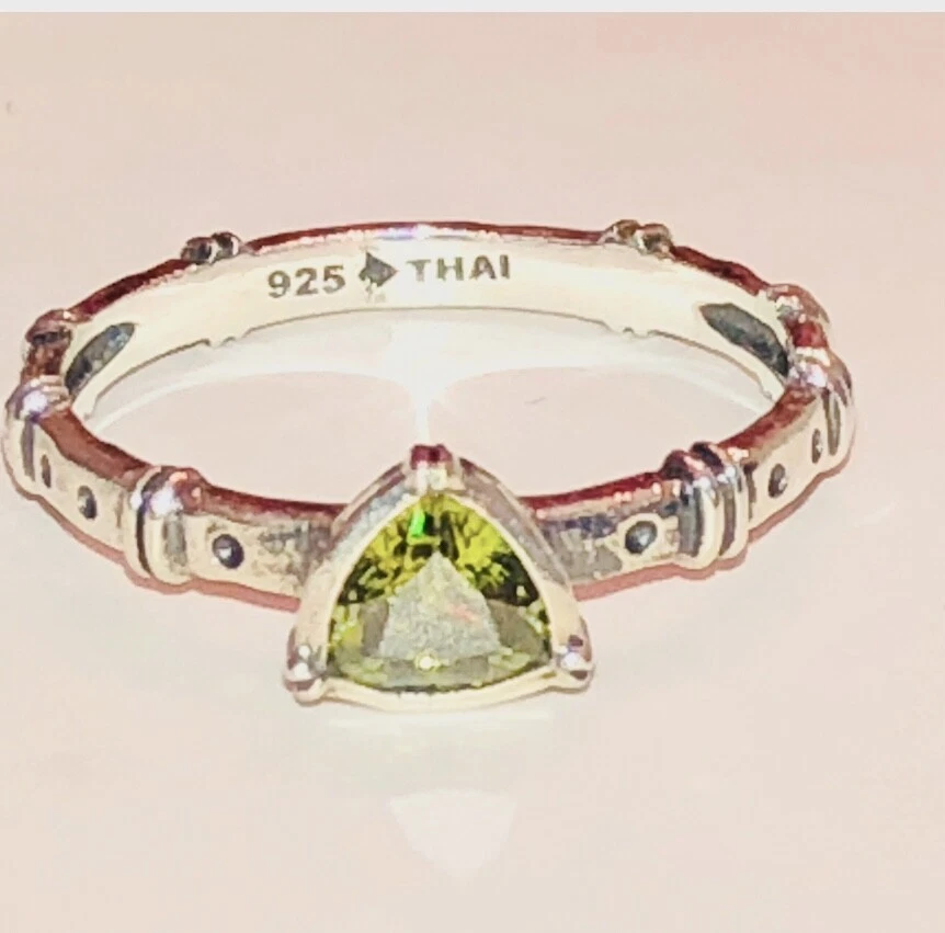 Anillo de plata esterlina peridoto trillón piedra de nacimiento promesa Silpada MOD NUEVO talla 7 Foto 2 de 4