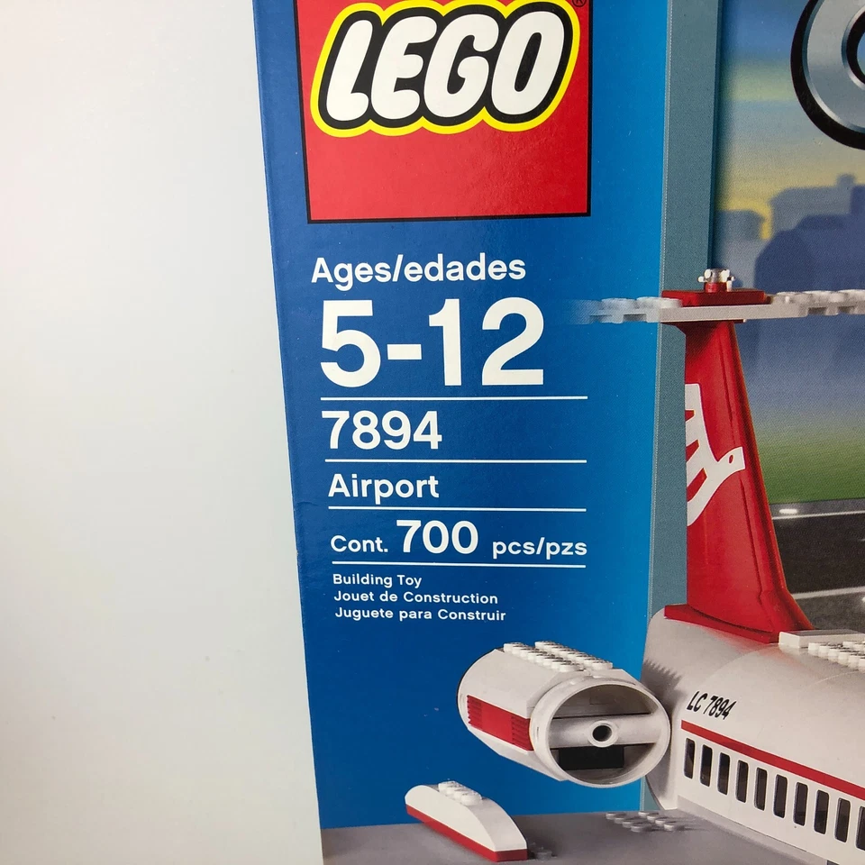LEGO City Airport 7894 Control Tower Baggage Claim Luggage 2006 Retired Sealed - Image 2 of 4