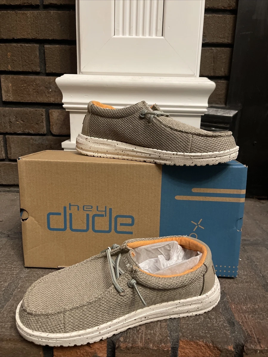 Youth Size 3 Hey Dude Wally Youth Sox Sahara Shoes Brand New In