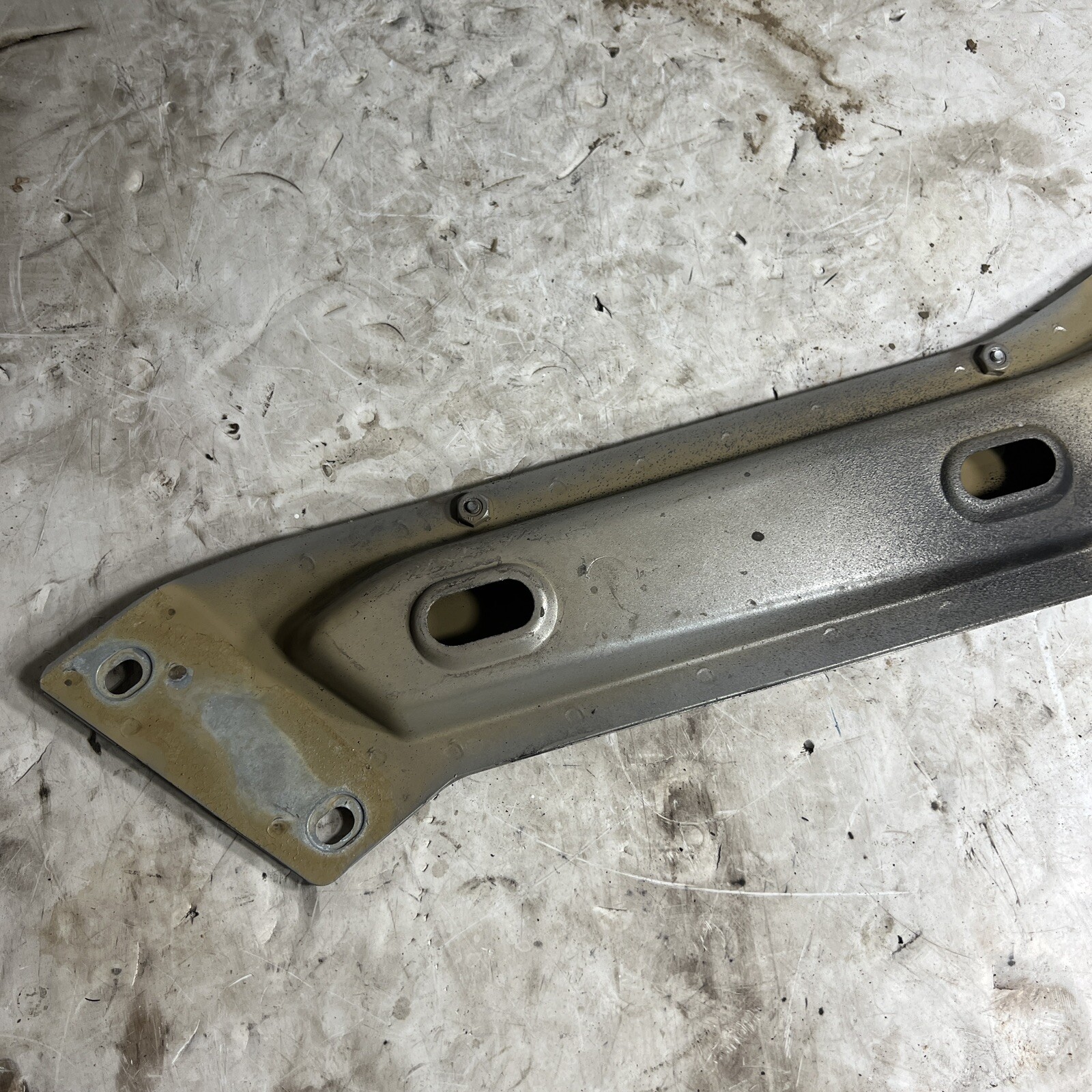 03-08 Maserati Quattroporte Upper Radiator Core Support M139