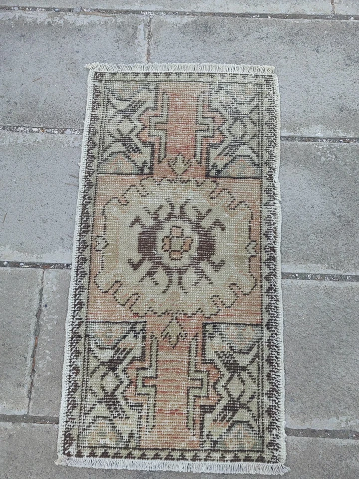 Vintage Turkish Oushak Small Rug 1.5x2.8 ft | Faded Beige & Terracotta - Image 2 of 4