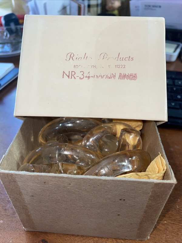 Vintage Rialto Lucite Napkin Rings In Original Box