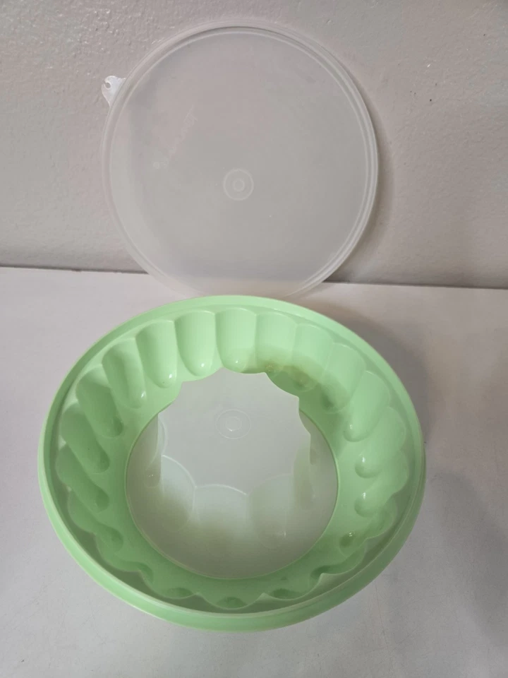 Vintage Tupperware Three Piece Jello Ice Ring Mold Mint Green 3 Pieces - Image 3 of 4