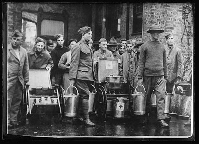 Wounded Americans Hospital Ward 1918 Soldiers Fetching Supper Kitchen