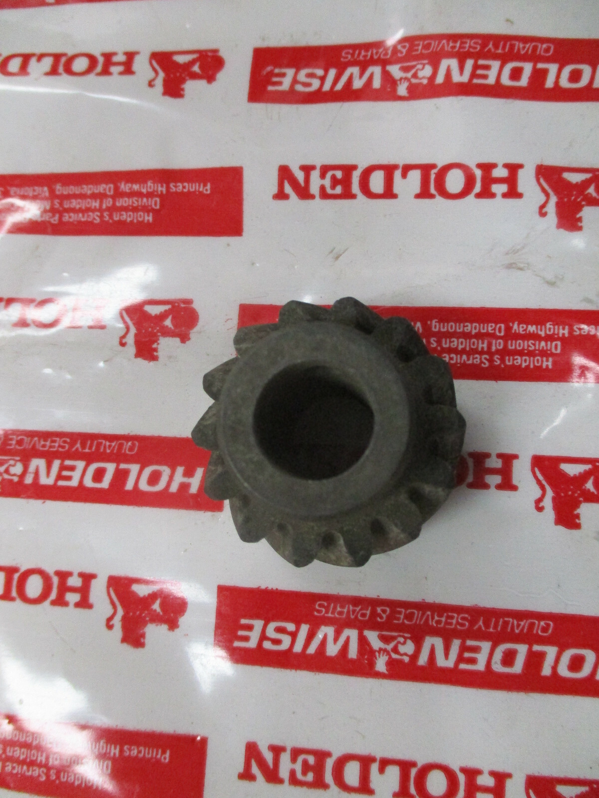 NOS V8 253 308 HOLDEN OIL PUMP DRIVE SHAFT GEAR HT HG HQ HJ HX HZ WB LH