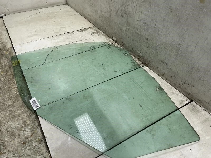 Land Rover LR2 SE 2008 puerta delantera izquierda del conductor vidrio OEM+ Foto 3 de 4