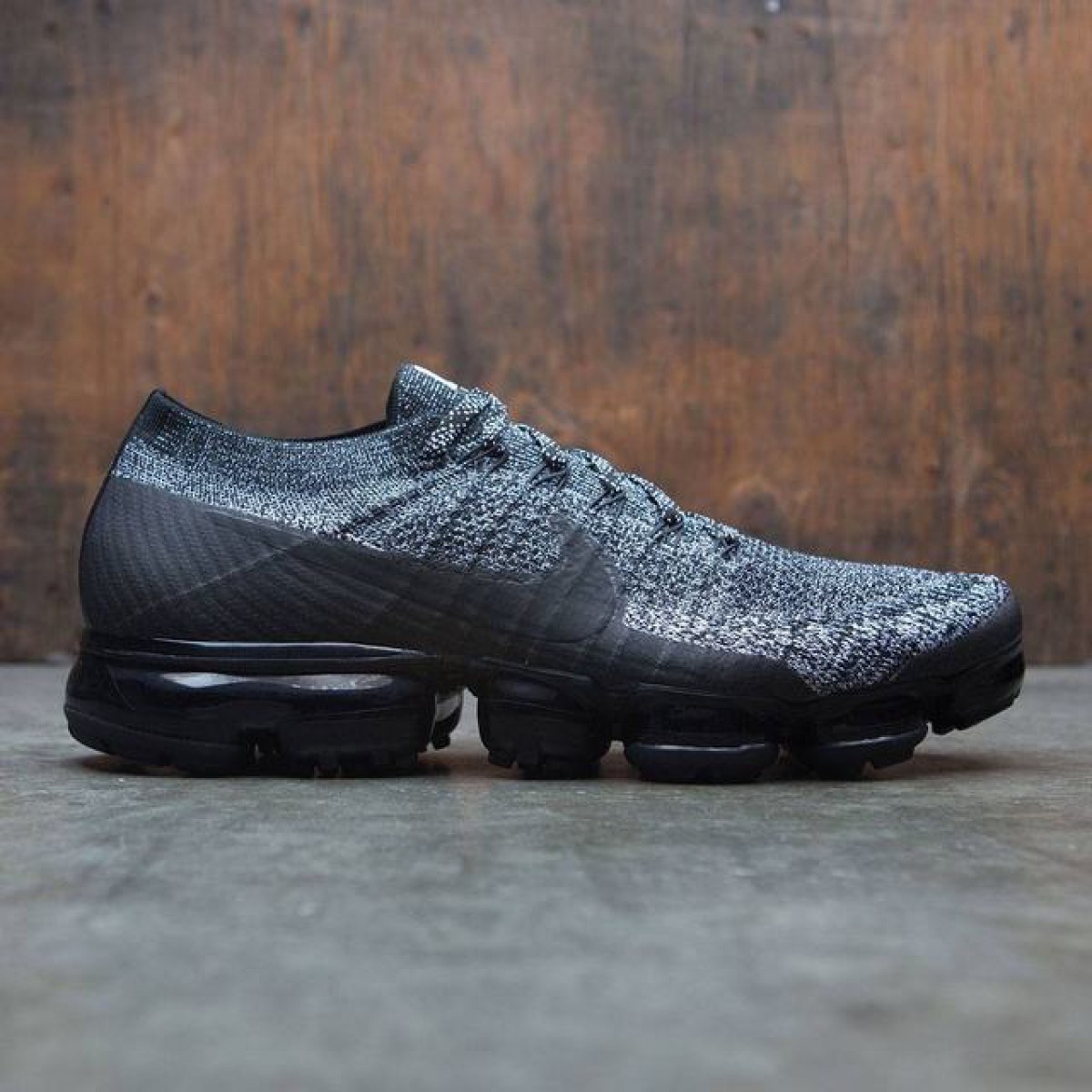 Nike Vapormax Flyknit Black White Oreo Size 10. 849558-041 air max 2018 90 97 Nike Vapormax Flyknit Black White Oreo Size 10. 849558-041 air max 2018 90 97