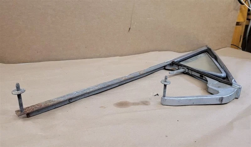 63 64 PONTIAC CATALINA BONNEVILLE Front Door Vent Glass 5715085 - Image 3 of 4