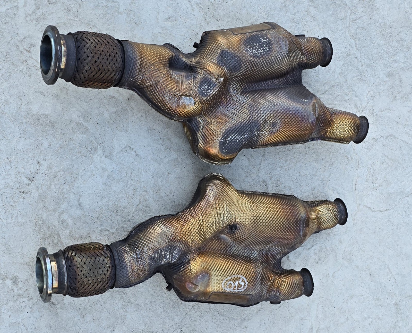 LAMBORGHINI AVENTADOR SVJ EXHAUST MUFFLER 07M131778F 07M131777H SET  OEM PAIR