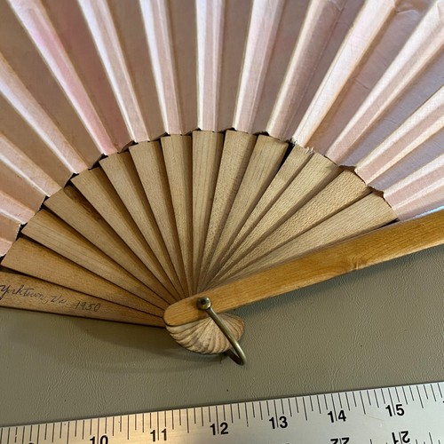 Vintage Wooden & Paper Hand Fan Fold Up 1920-1930 Floral Handcrafted Antique - Picture 10 of 11
