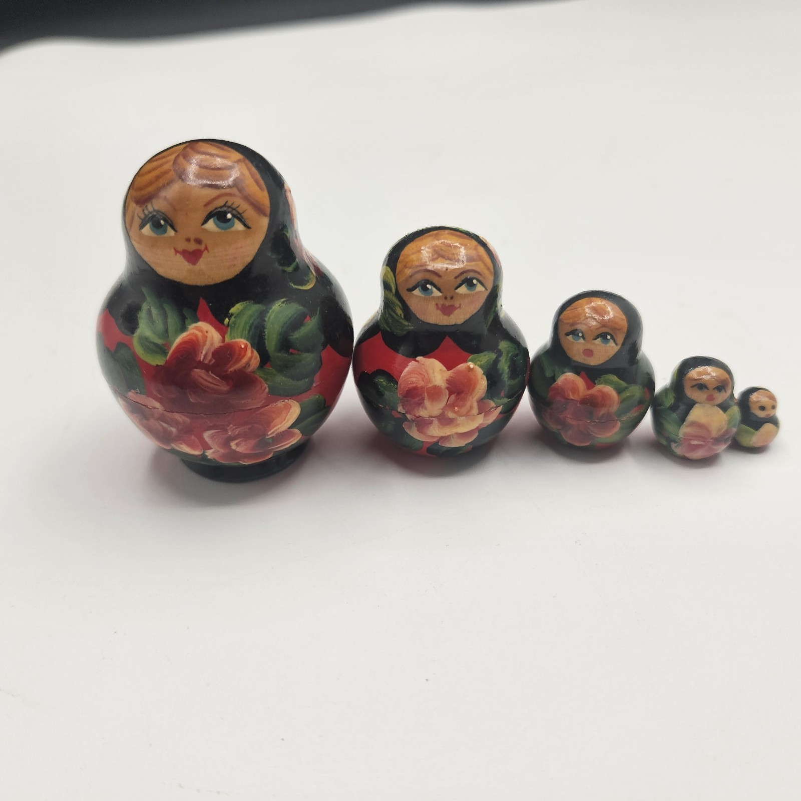 Nesting Dolls Vintage Hand Painted Russian Matryoshka 5 piece set tiniest dolls