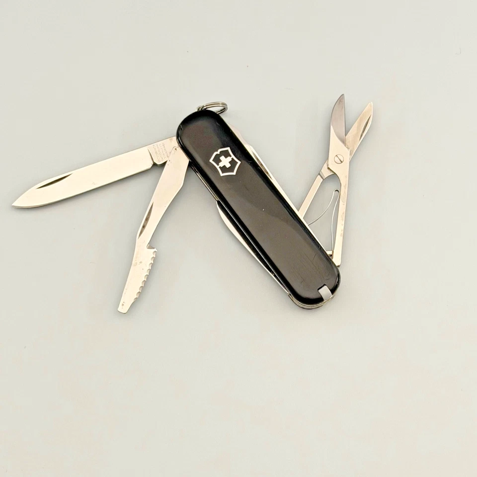 Navaja suiza Victorinox Executive negra 74 mm en excelente estado Foto 3 de 4