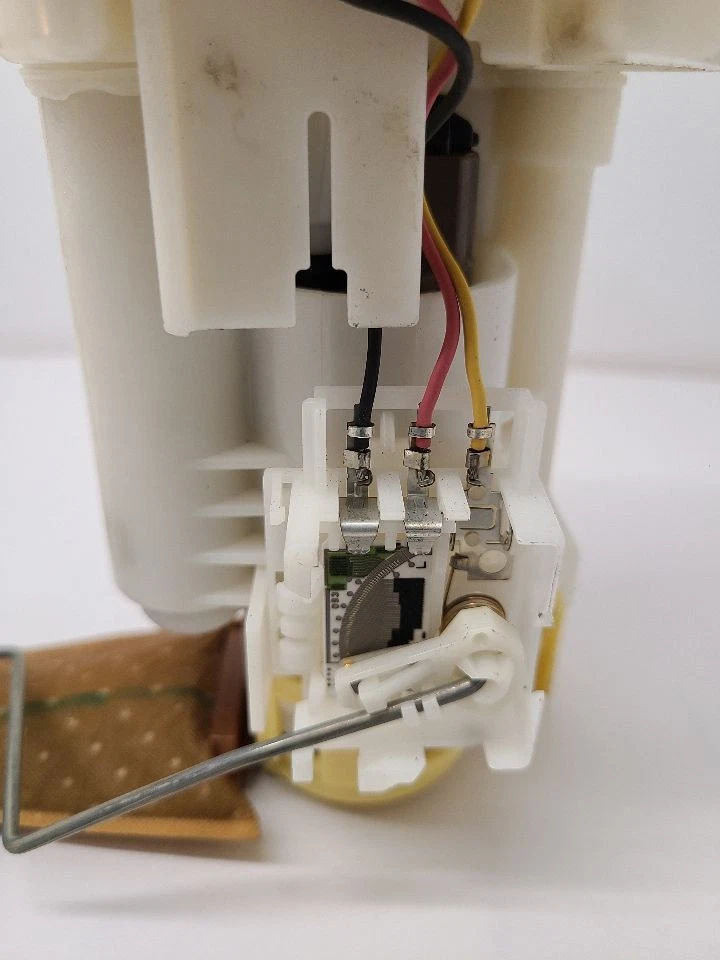 2004-2006 TOYOTA CAMRY Fuel Pump Assembly 6 Cylinder 232210A030 Foto 3 de 4