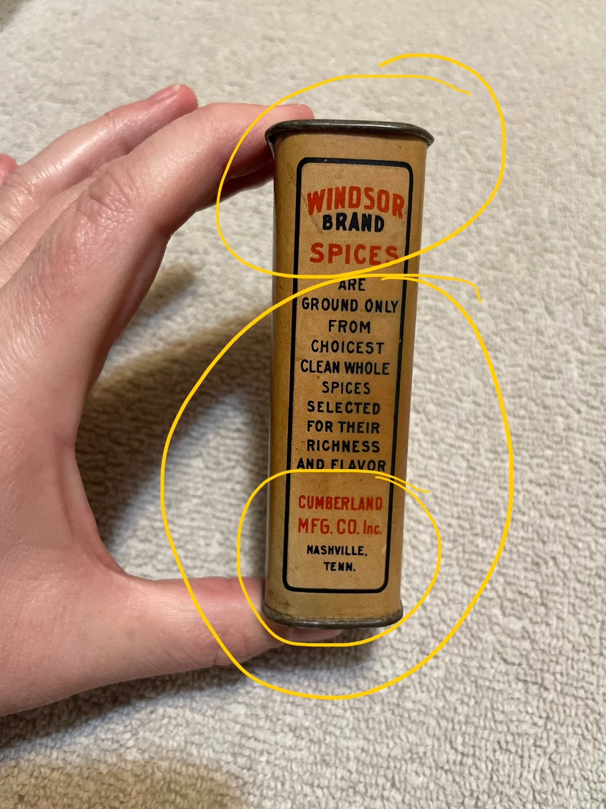 VTG  Windsor Brand Cloves Paper Body Metal Top and Base Spice Tin 2 ounces TN