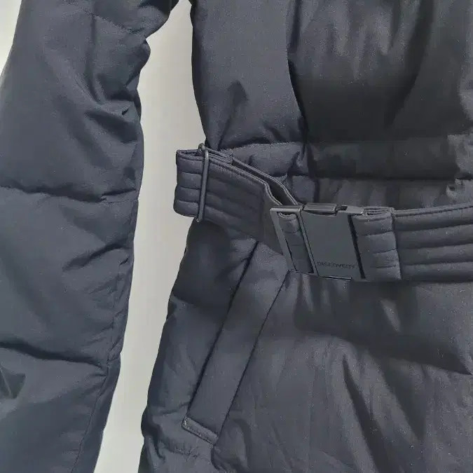 Discovery Women's Down Mid-Padding With Waist Bel… - image 6