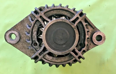 Alternateur / ALFA ROMEO 159 / 1.9 JTD / 51764265 - Photo 1/4