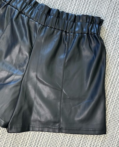 NWT Bebe Womens Large Black Vegan Leather Elastic Waist Zip Front Shorts Pockets - Picture 11 of 24