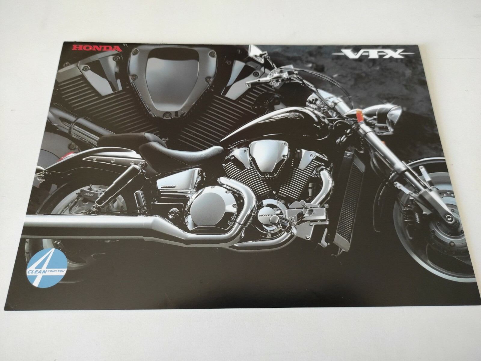 Catalogue de collection Honda VTX 1800 millésime 2001 en papier glacé