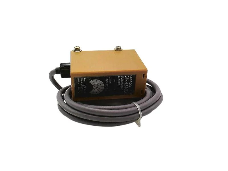 OMRON E4B-LS70E4 / E4BLS70E4 (NEW NO BOX)