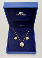 Swarovski Kristall Anhänger Halskette & Ohrringe Set Verpackt Nude Perlen