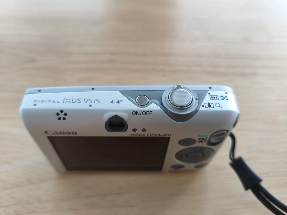 Canon IXUS 95 IS - Sehr guter Zustand - Bild 4 von 4