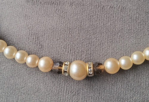 2 X Vintage Imitation Pearl Necklaces Crystals Feature Fastening - Picture 5 of 7