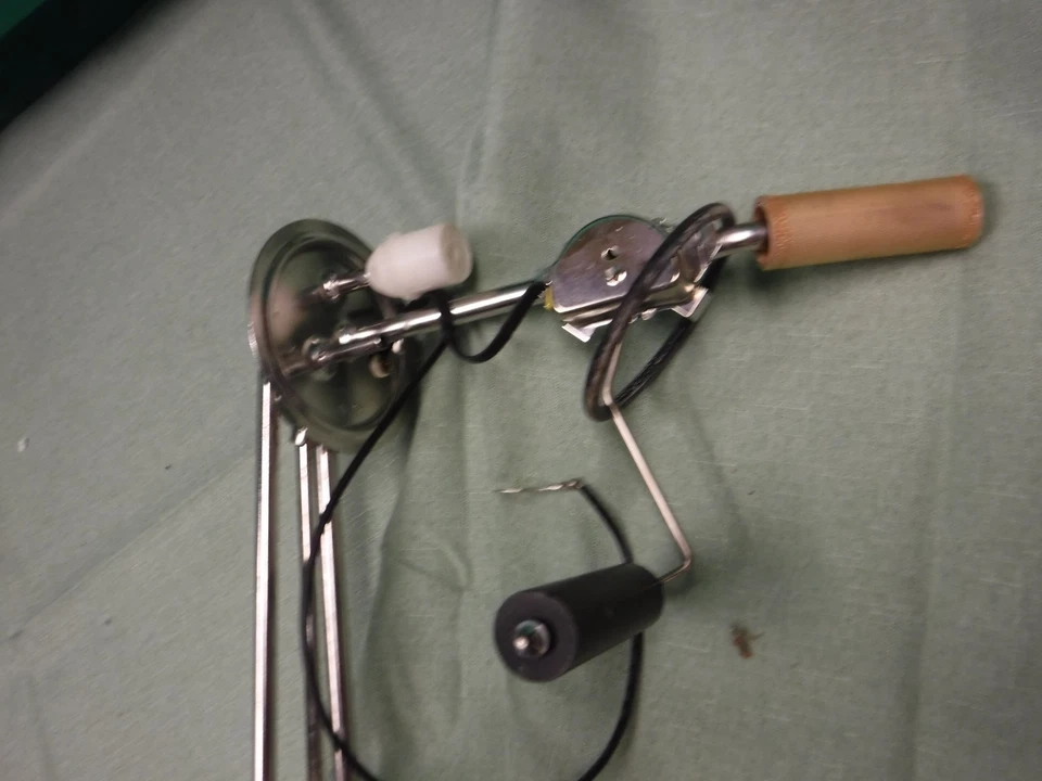 Cadillac 1973 1976 unidad de envío de combustible Eldorado Deville Foto 2 de 3