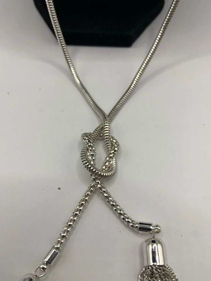 Collar Borla Tono Plata Liz Claiborne Firmado Foto 3 de 4