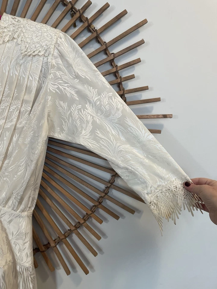 复古 80 年代 Cream Surplice 连衣裙带褶饰裙和蕾丝婚礼尺寸 4 — 第 4/4 张图片