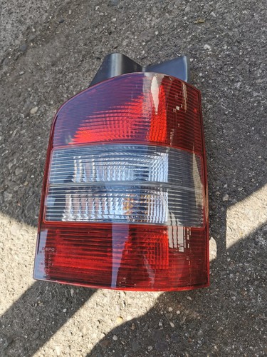 Rückleuchte Rücklicht rechts 7H0945258A VW T5