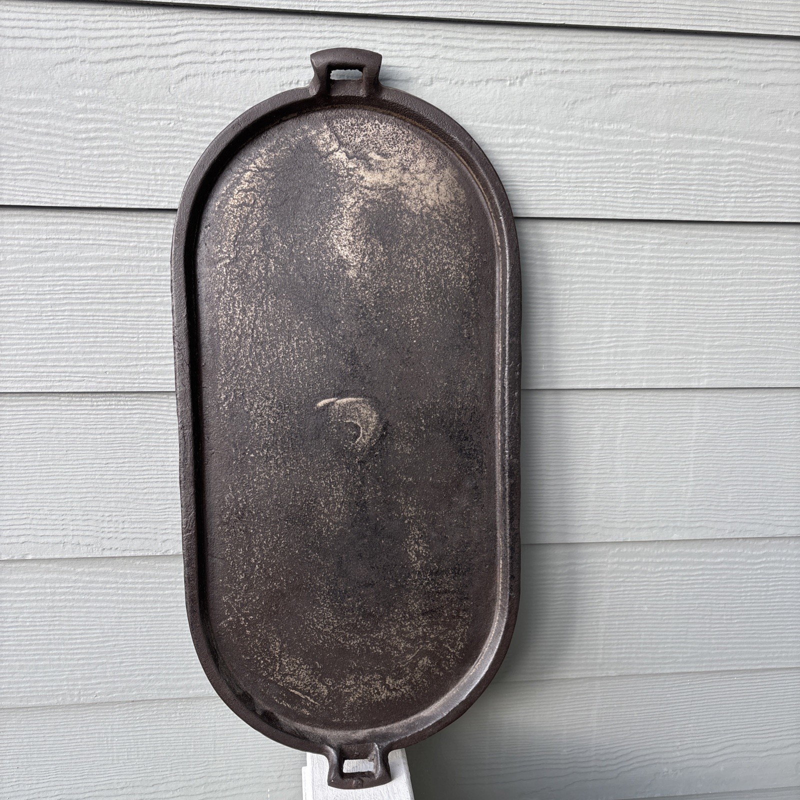 Vintage 8 Inch Cast Iron Griddle Gate Mark