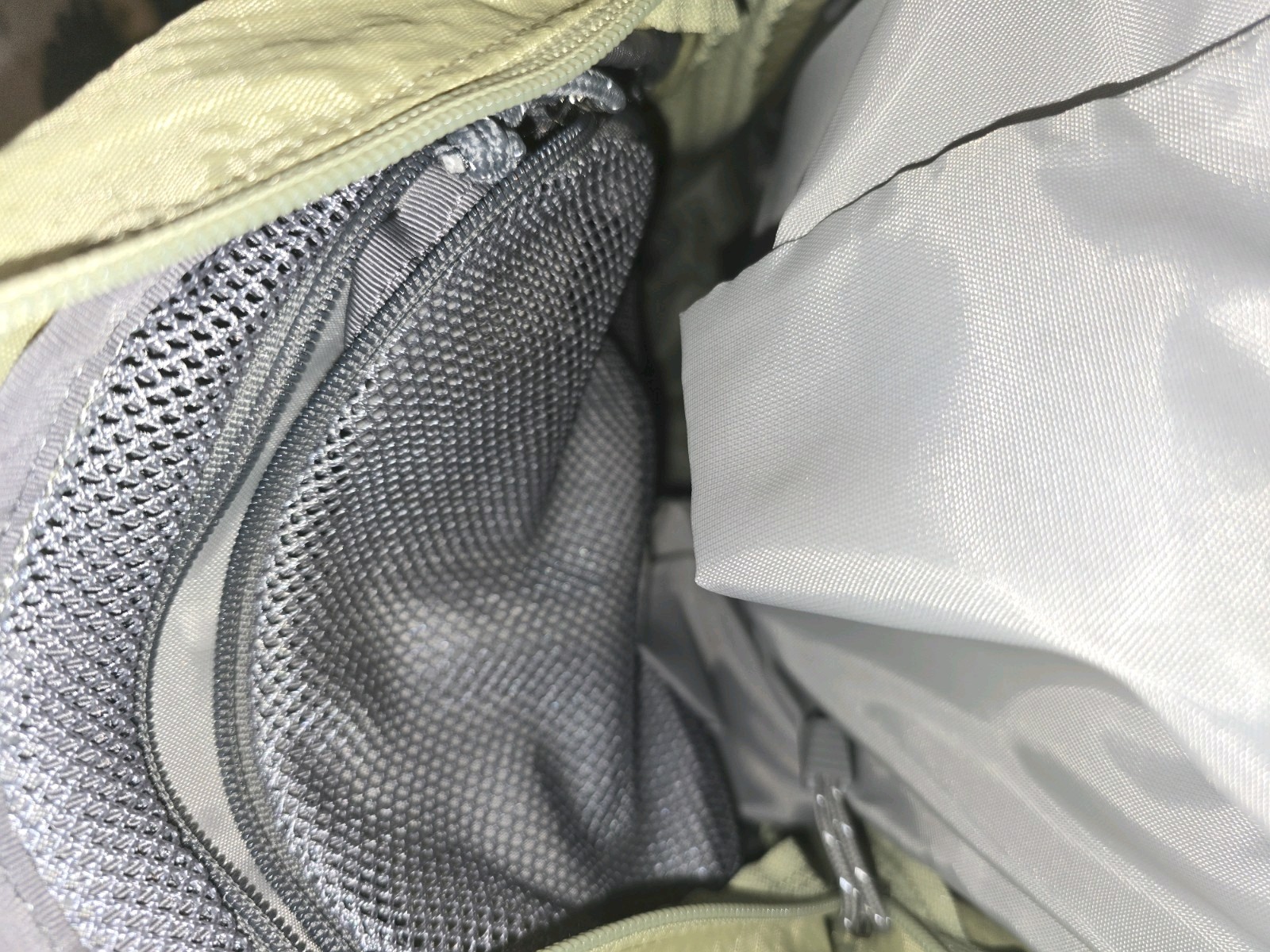 Theme Park Hiking Gregory backpack Jade 20 Trail Bicking Camping Read Below 