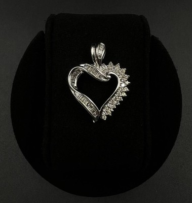 0,93  x 1,23  14K halbmassiver Weißgold natürlicher Diamant Herz Anhänger 6,77g | 4mm