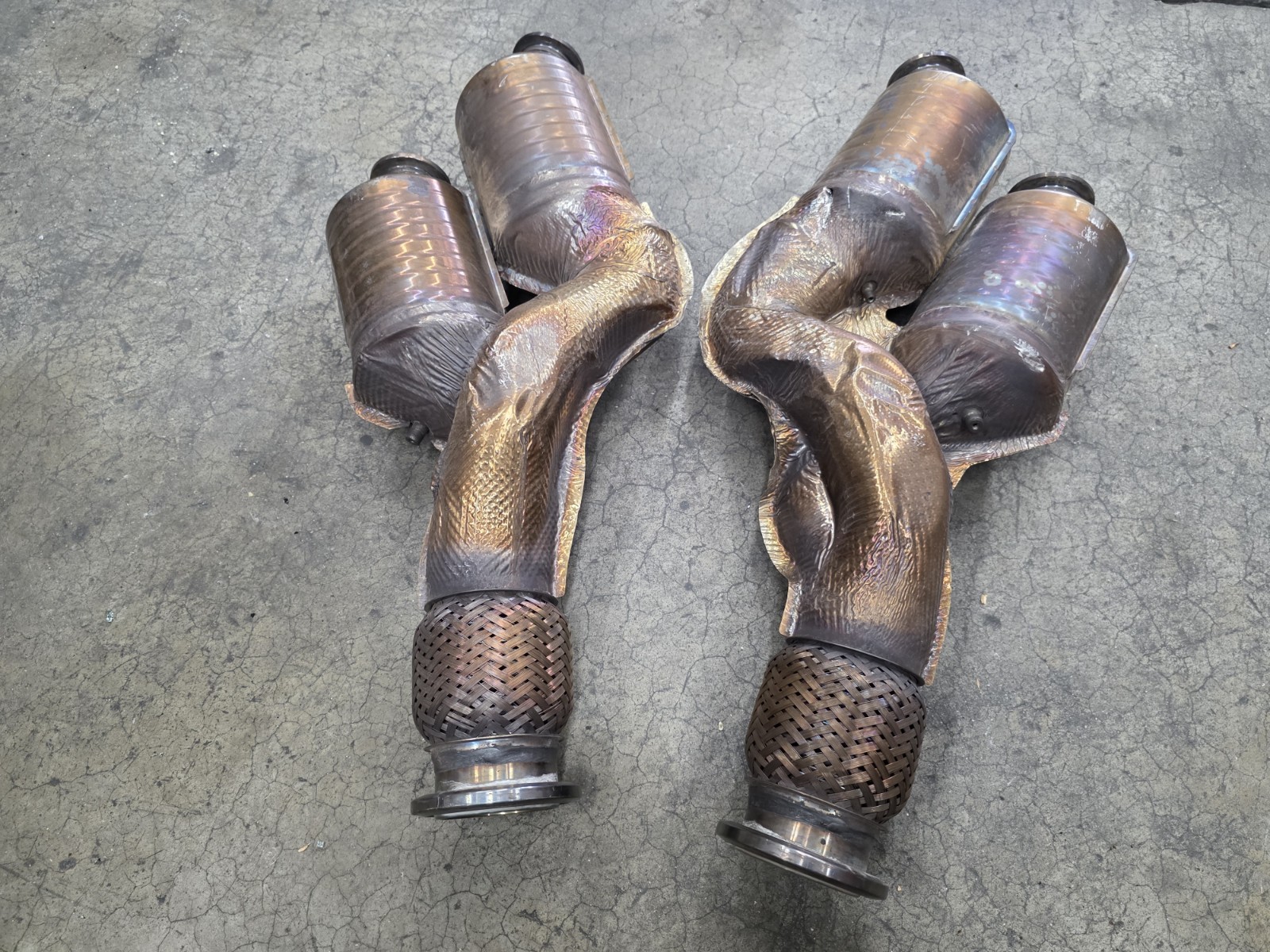 LAMBORGHINI AVENTADOR LP700 LP750 CATALYTIC CONVERTERS OEM 07M131778B 07M131777B
